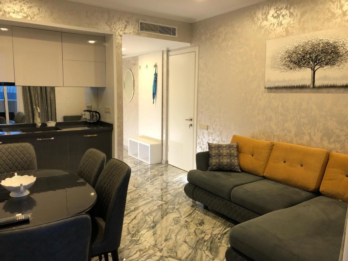 Black Sea VI Dari Apartments Батумі Екстер'єр фото