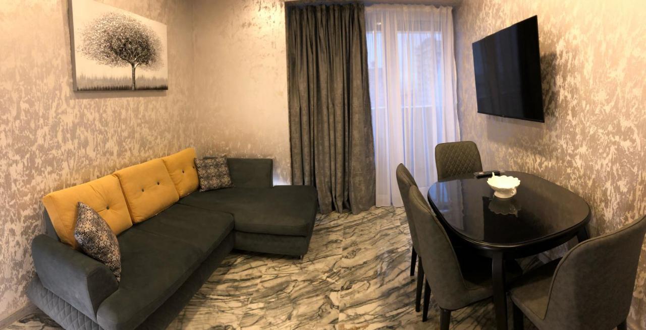 Black Sea VI Dari Apartments Батумі Екстер'єр фото