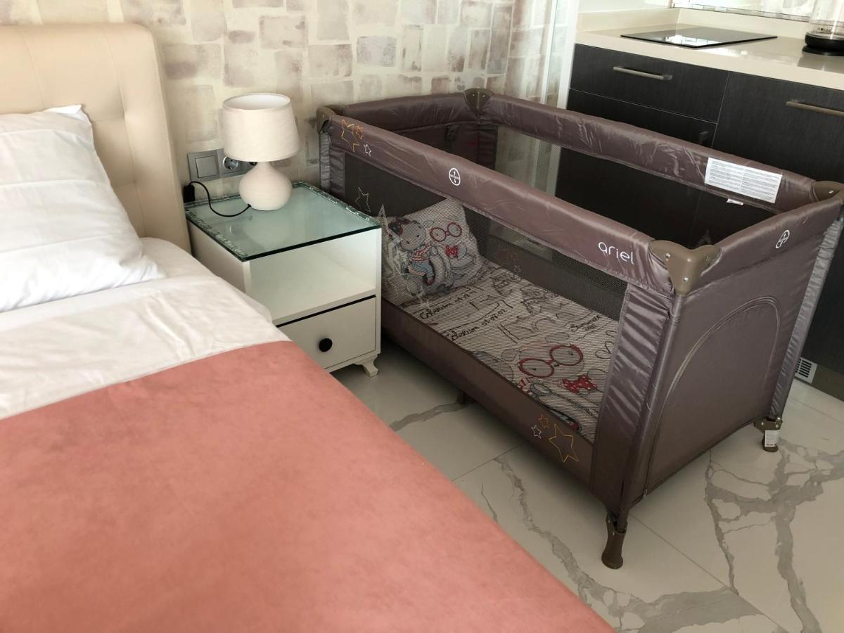 Black Sea VI Dari Apartments Батумі Екстер'єр фото
