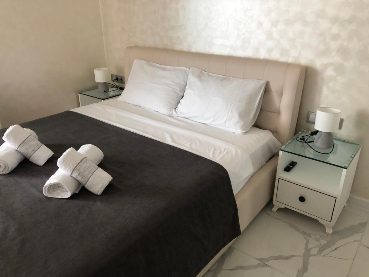 Black Sea VI Dari Apartments Батумі Екстер'єр фото