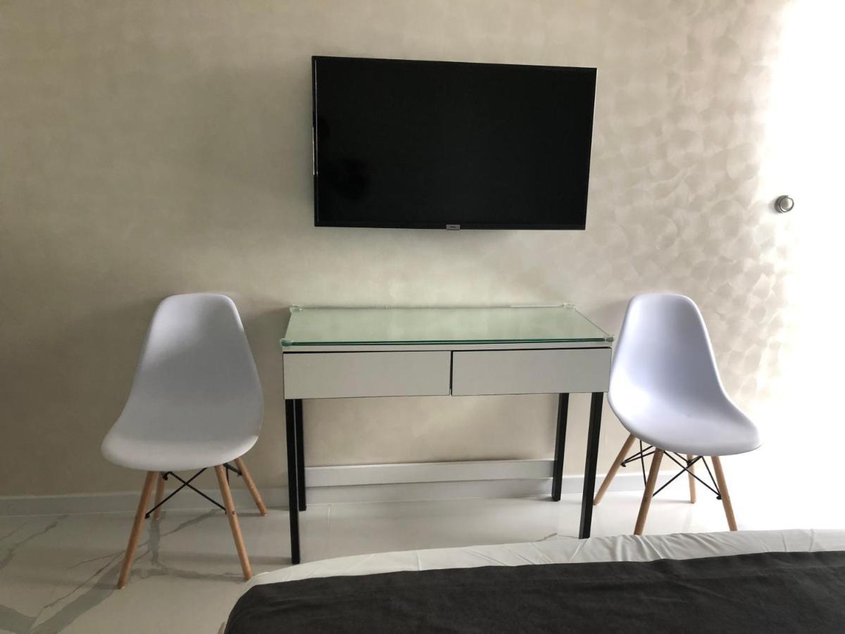 Black Sea VI Dari Apartments Батумі Екстер'єр фото