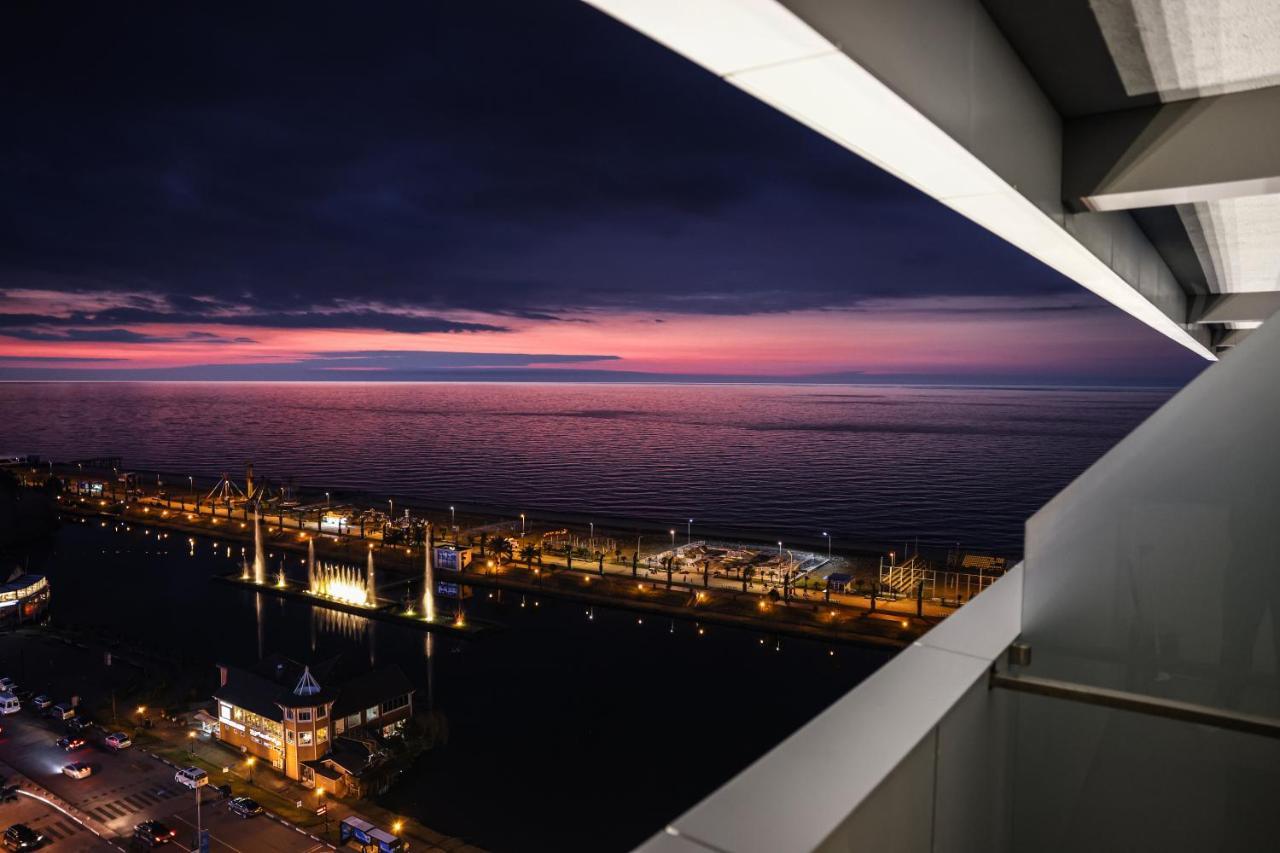 Black Sea VI Dari Apartments Батумі Екстер'єр фото