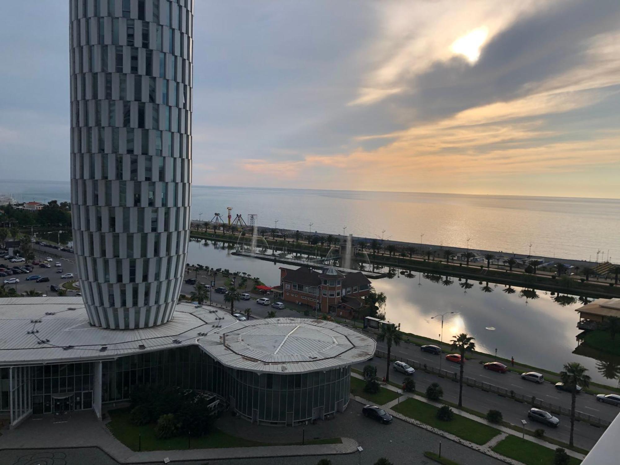Black Sea VI Dari Apartments Батумі Екстер'єр фото